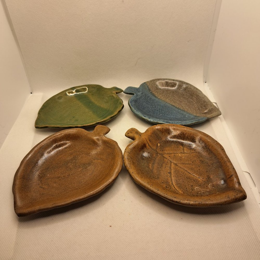 Ceramic pottery leaves, 4 in set